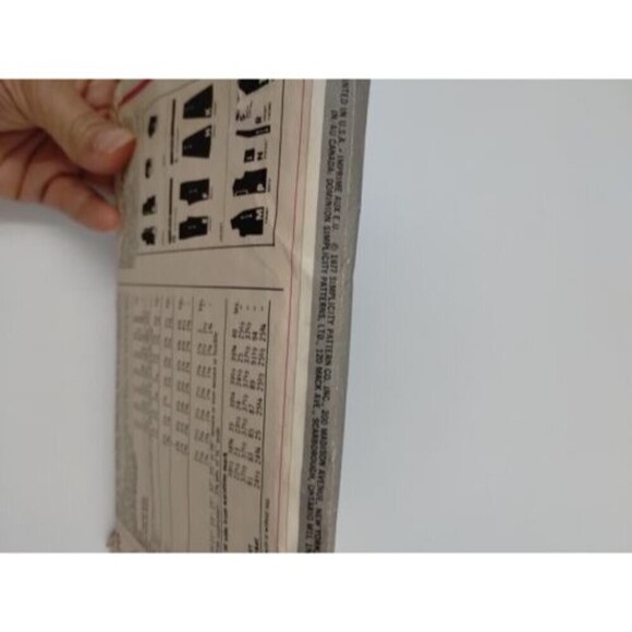 1977 SIMPLICITY #8210 - LADIES JACKET-TOP-SKIRT PATTERN 20½- HALF SIZE SEW - Picture 7 of 9